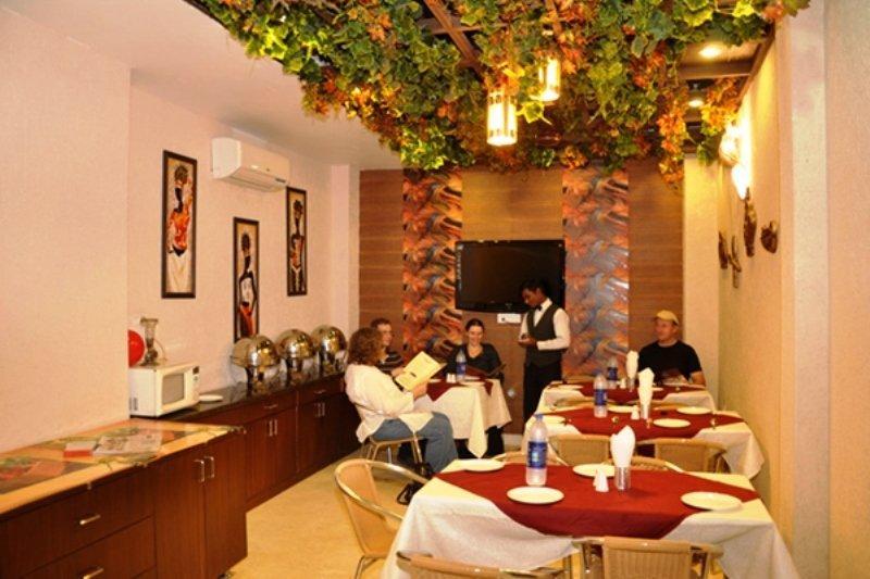 Avexia Premiere Agra Hotel Exterior photo